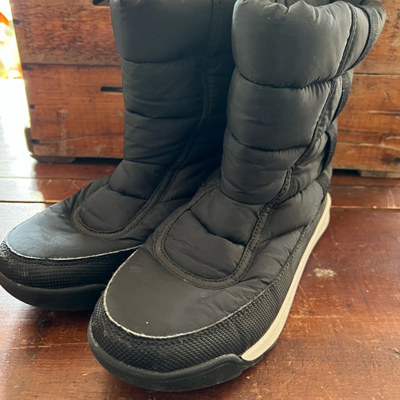 Sorel Black Whitney II Short Puffy Snow Boots 7 - Picture 2 of 8